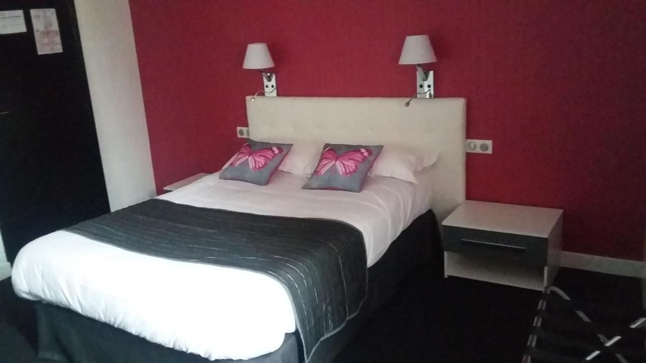 פונטורסון Hotel - Restaurant Eugenie מראה חיצוני תמונה